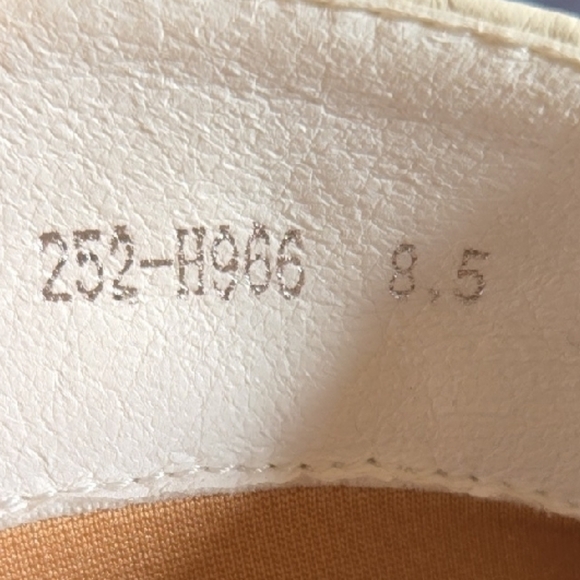 Fringed Cream Women's Boots - Picture 7 of 9